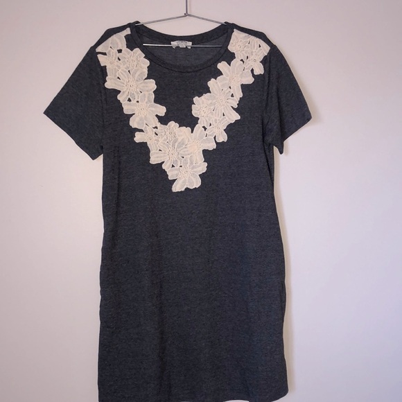Umgee Dress Size Small T-Shirt with Lace Short Sleeve Soft and Comfortable - Picture 1 of 6
